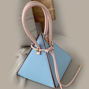 Triangle-Purse-5